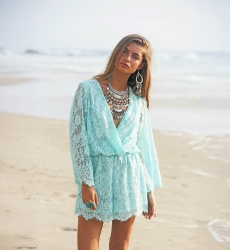 Mono corto ZANZIBAR – Colores surtidos – Cuello en V – Manga larga – Encaje bohemio – Miss June Paris – 3