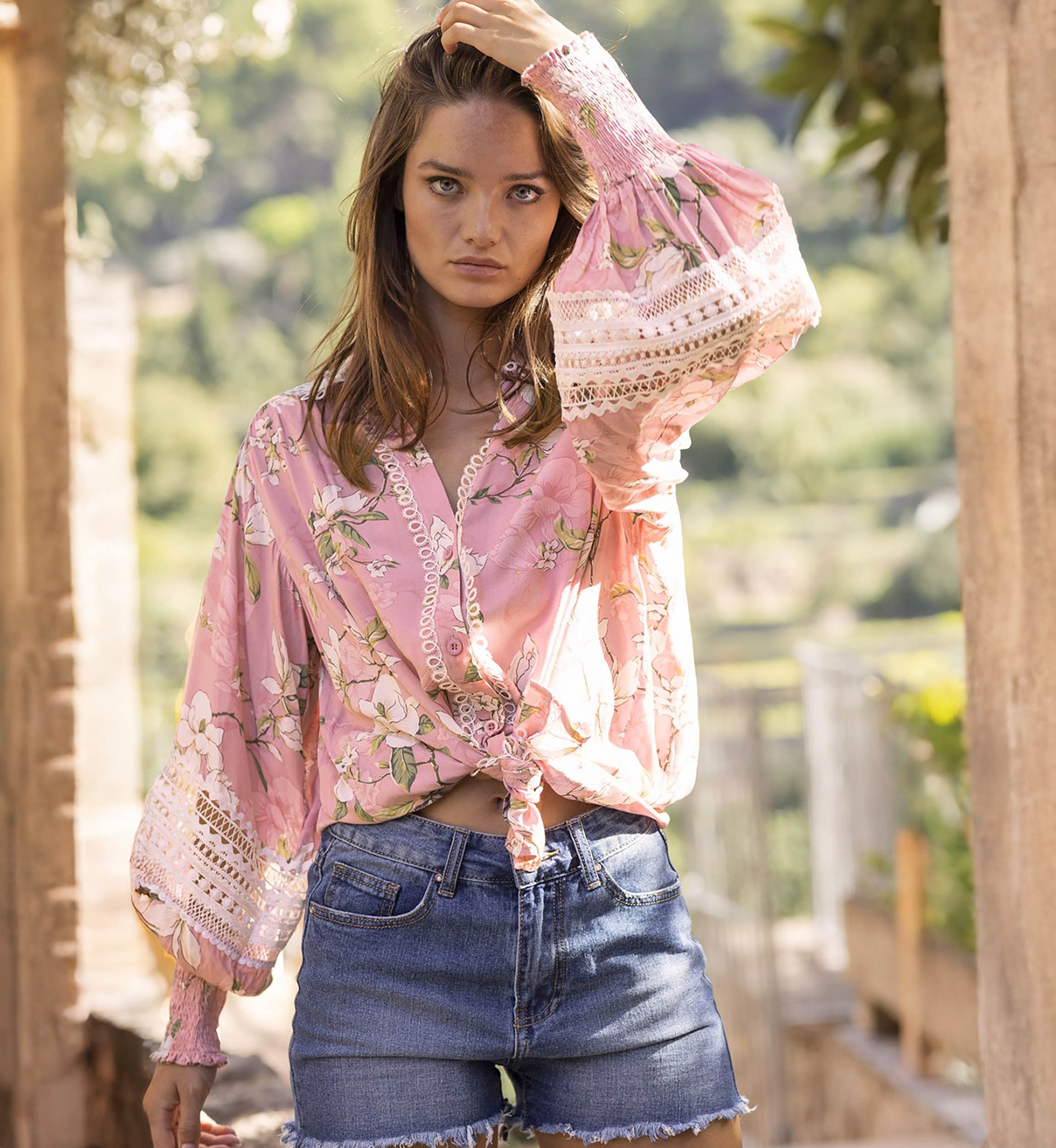 Chemise Tulla - rose - broderie blanche - imprimé floral - style boho - manches longues - Miss June Paris - 1