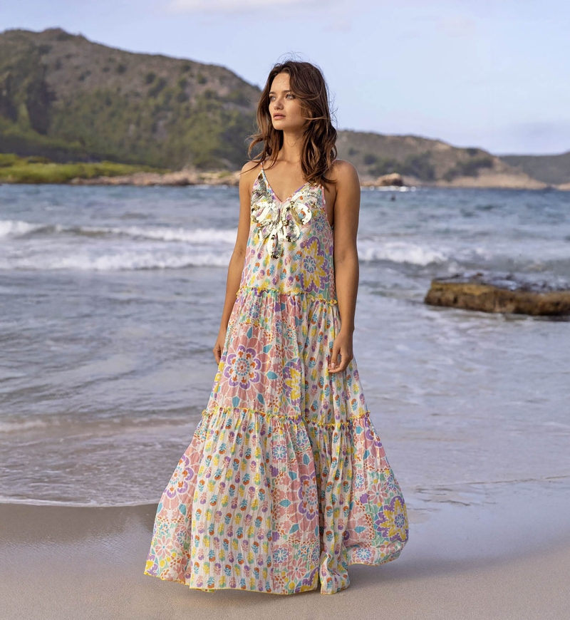 robe longue INNIKA: couleur pastel - plastron decoré - détails floraux - bretelles fines - Miss June Paris - 1