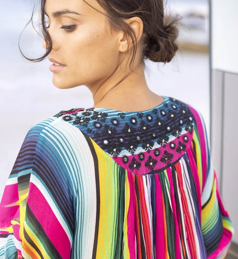 Caftan Long Waves - rayures colorés - plastron décoré - manches longues -Miss June Paris - 3