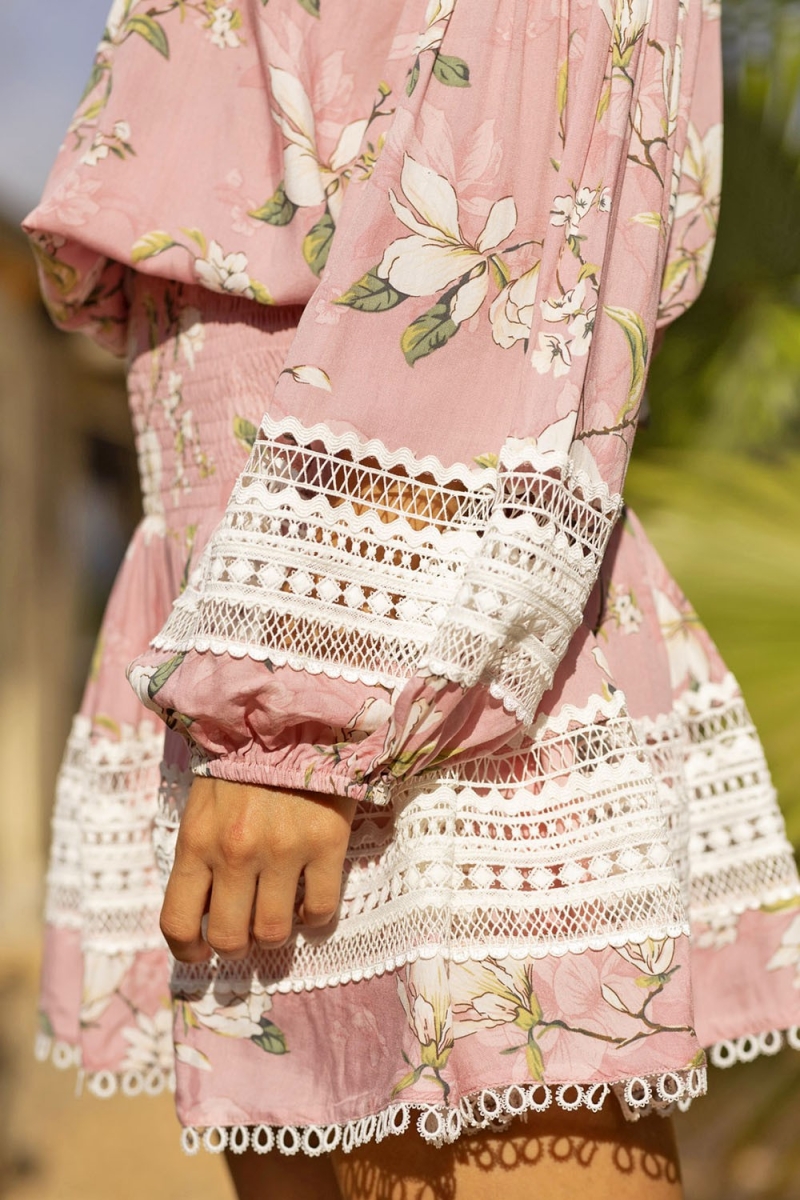 Jupe Courte Mabel - rose - imprimé fleuri - broderie blanche - style boho - Miss June Paris - 3