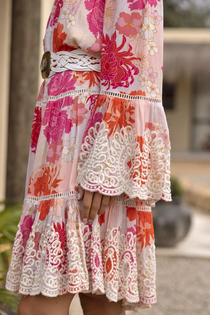 Vestido Corto Positano - Blanco - Estampado Floral Rosa y Rojo - Estilo Bohemio - Mangas Largas - Miss June Paris - 3