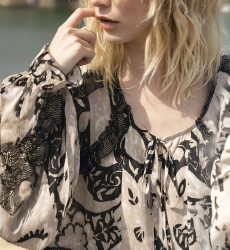Miss June Paris — Blusa Alma