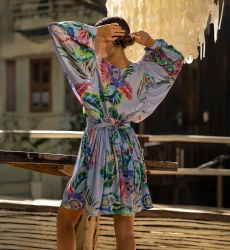 Robe Courte Falone - violet pastel - imprimé fleuri - manches longues - col V - Miss June Paris - 4