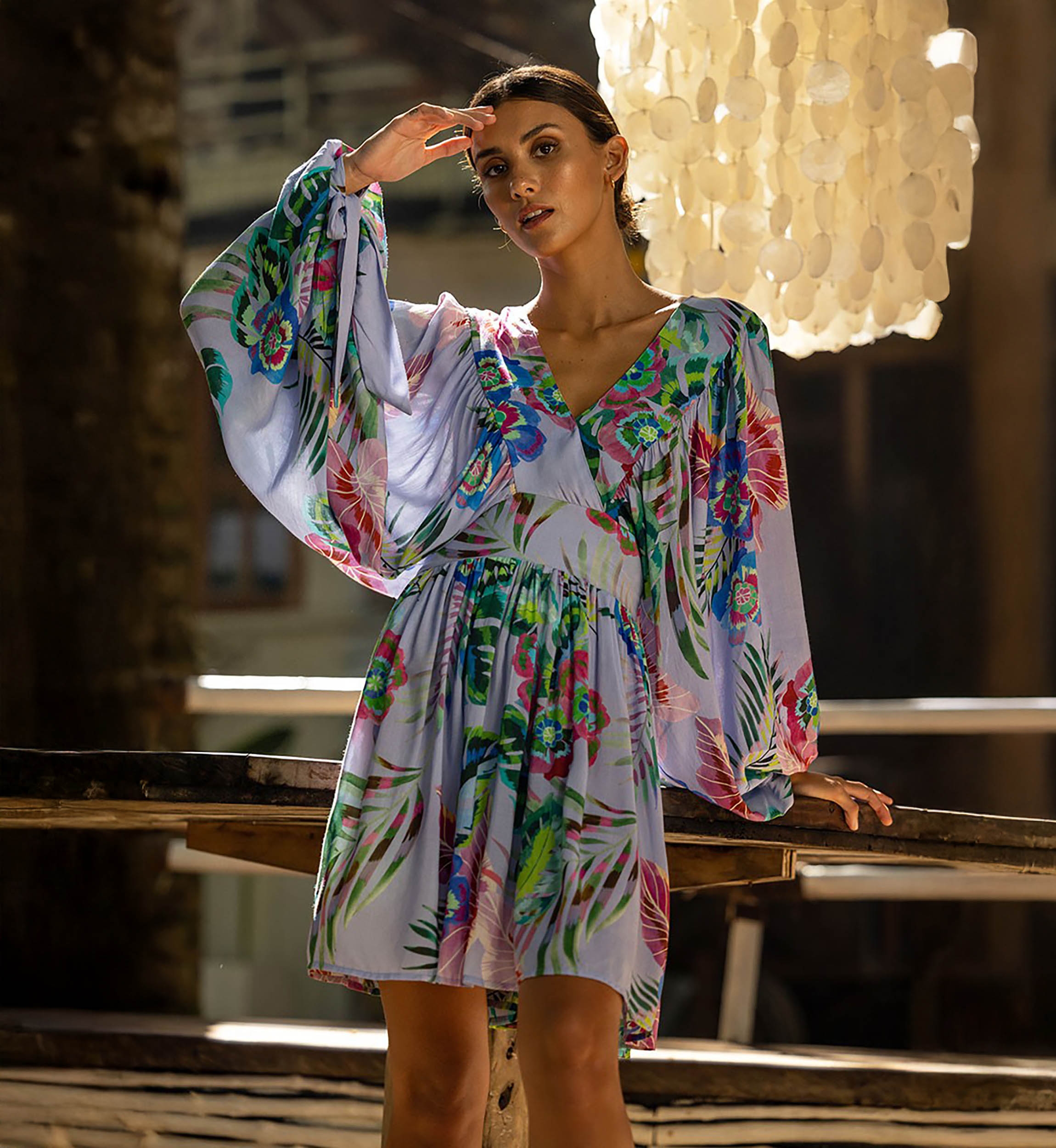 Short Dress Falone – pastel purple – floral print – long sleeves – V-neck – Miss June Paris – 2