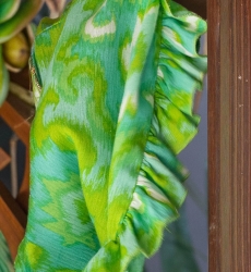 mini robe MAVIS - verte - manche longue - plastron decoré - details dorés - boheme  - Miss June Paris - 8