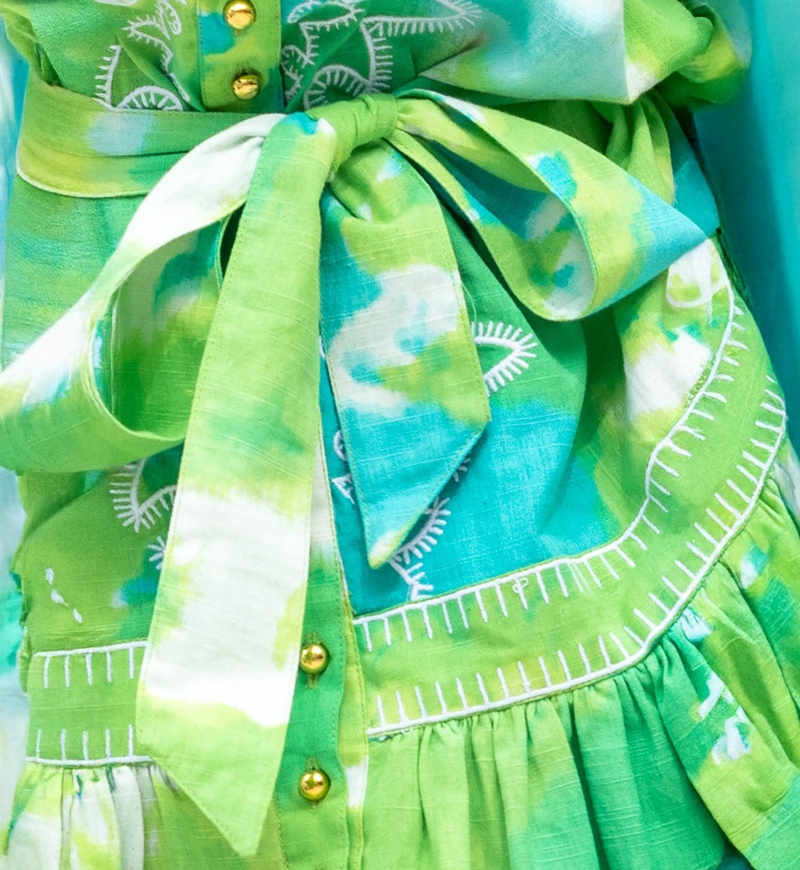 Robe Courte Victoria - verte/aqua -manche courte - motif tie & dye - ceinture assortie - bohème  - Miss June Paris - 7
