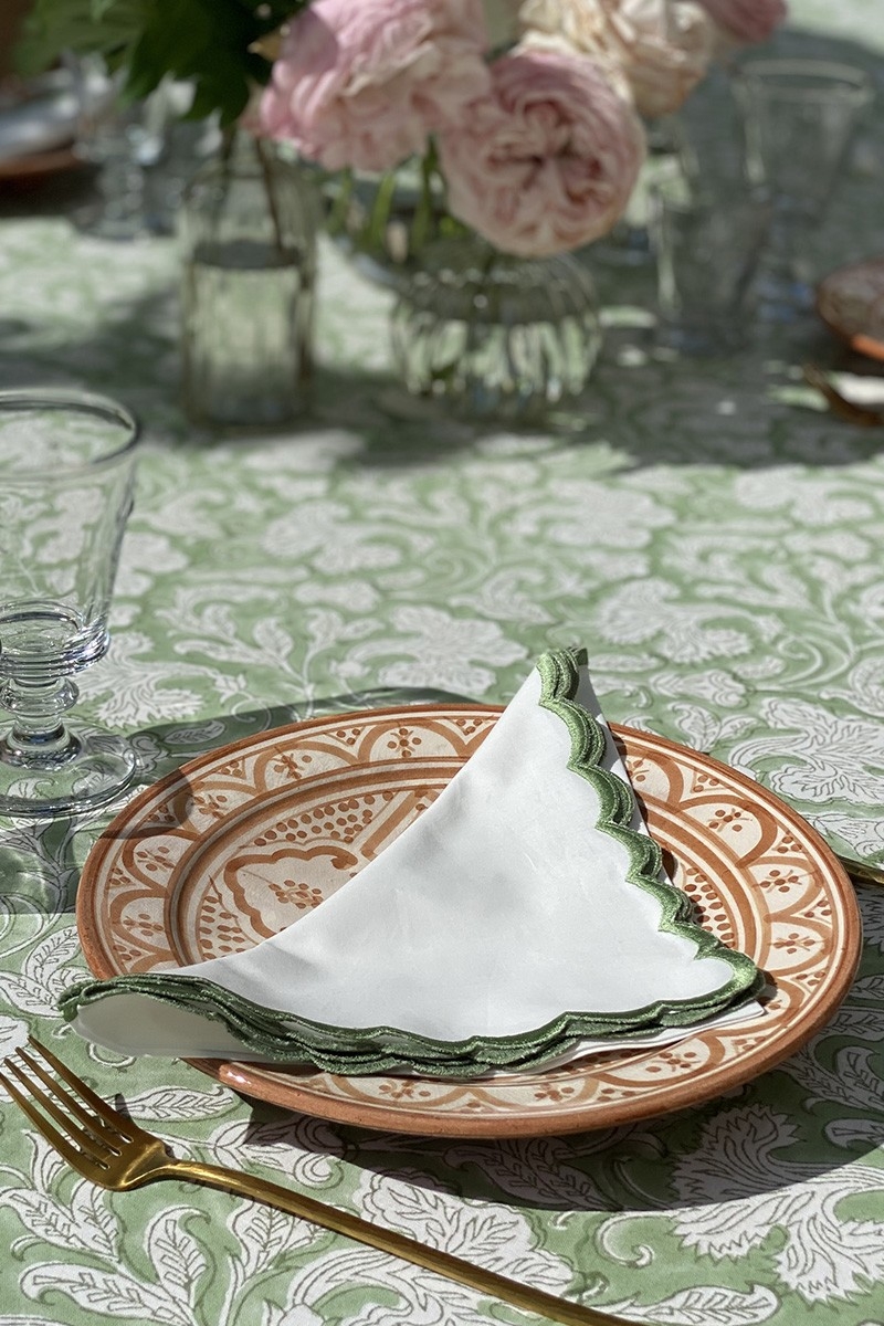Juego de servilletas Absinthe Green (Lote de 2) – blancas – 100% algodón – bordado verde – Jardín Botánico – Miss June Paris – 2